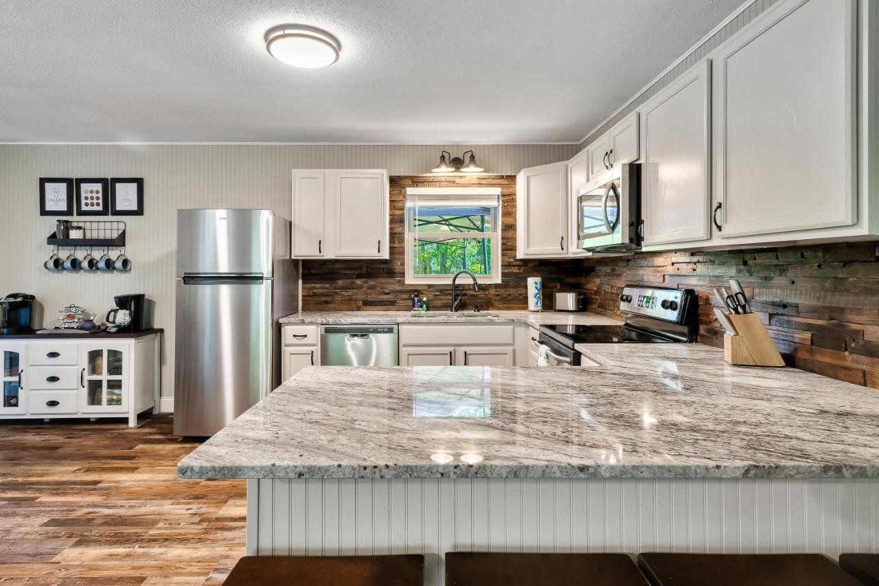 Modern Pigeon Forge Gem Near Dollywood, Gatlinburg & Smokies - 2 Mins To Pkwy & Strip, Hot Tub, Fire Pit, Cable, Hi-Speed Wifi Villa ภายนอก รูปภาพ